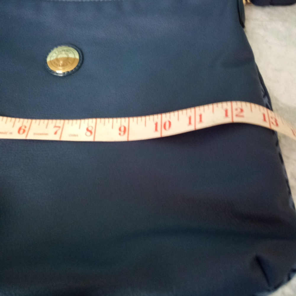 🎇 SOLD 🎇Tommy Hilfiger bag - Picture 5 of 9